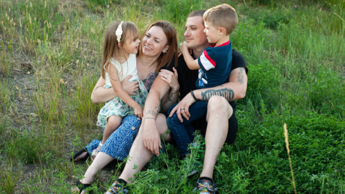 Lynzie Senteno with her family